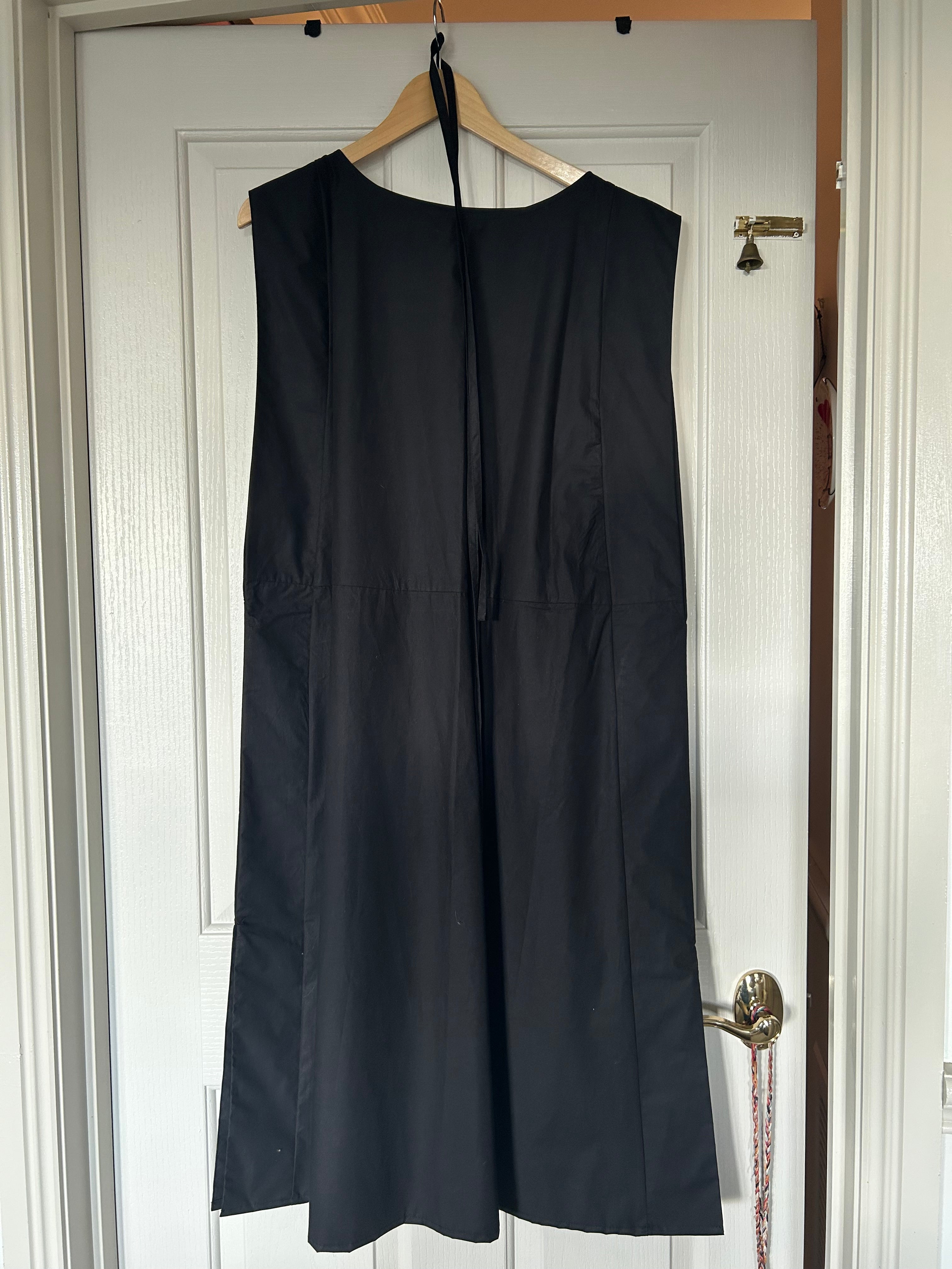 Raven Pinafore