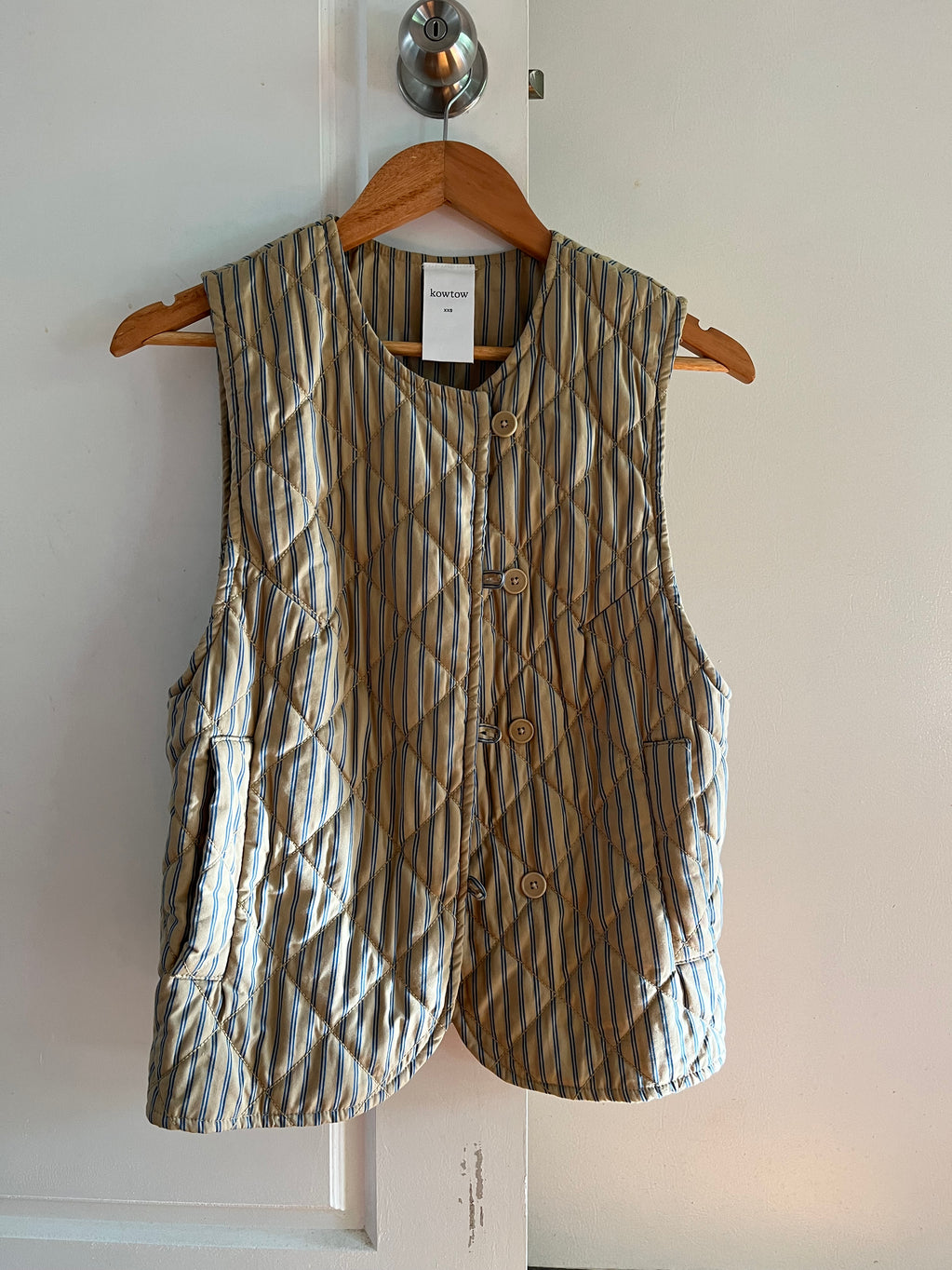 Axis Vest