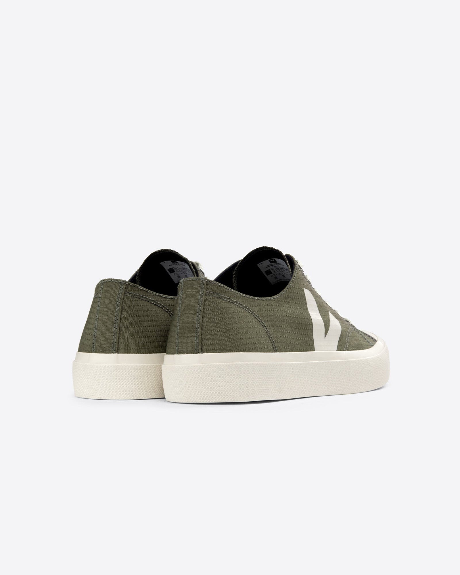 Wata II Low Canvas